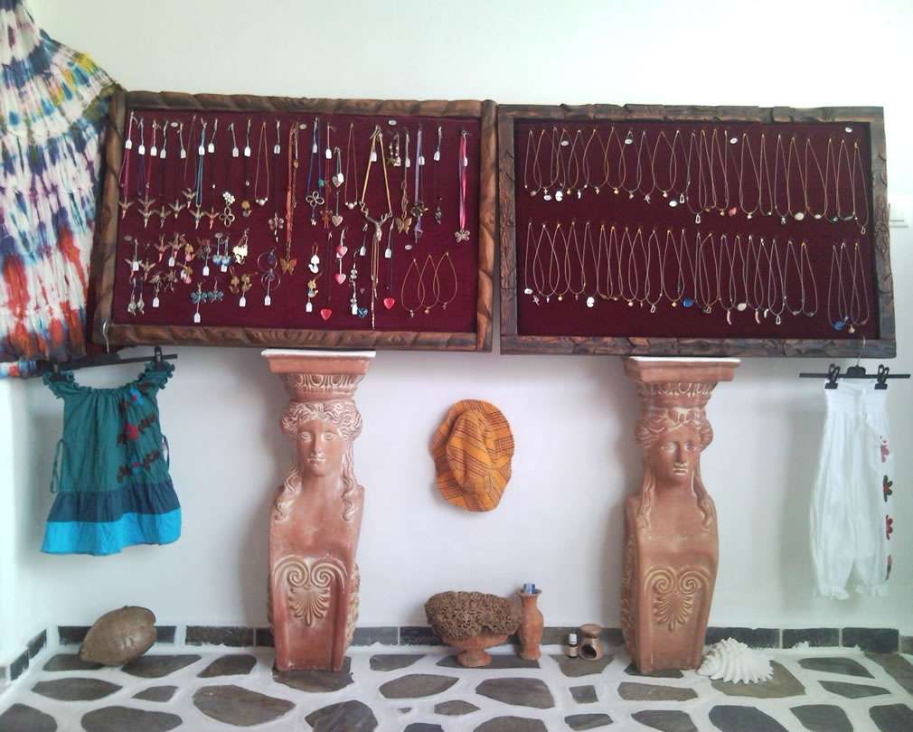 Koursaros - Clothes & Accessories