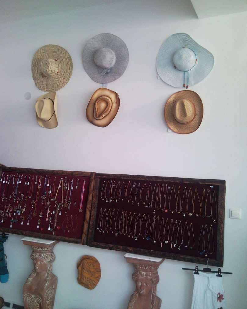 Koursaros - Clothes & Accessories
