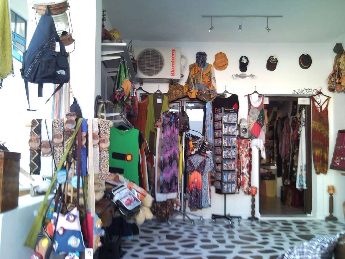 Koursaros - Clothes & Accessories