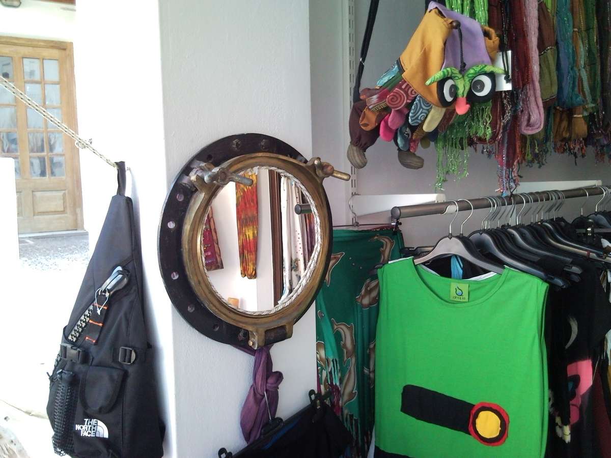 Koursaros - Clothes & Accessories